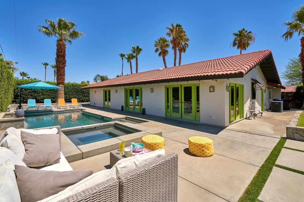 Pineapple Splash! Complete Privacy! Salt Pool! Villa Palm Springs Exterior photo