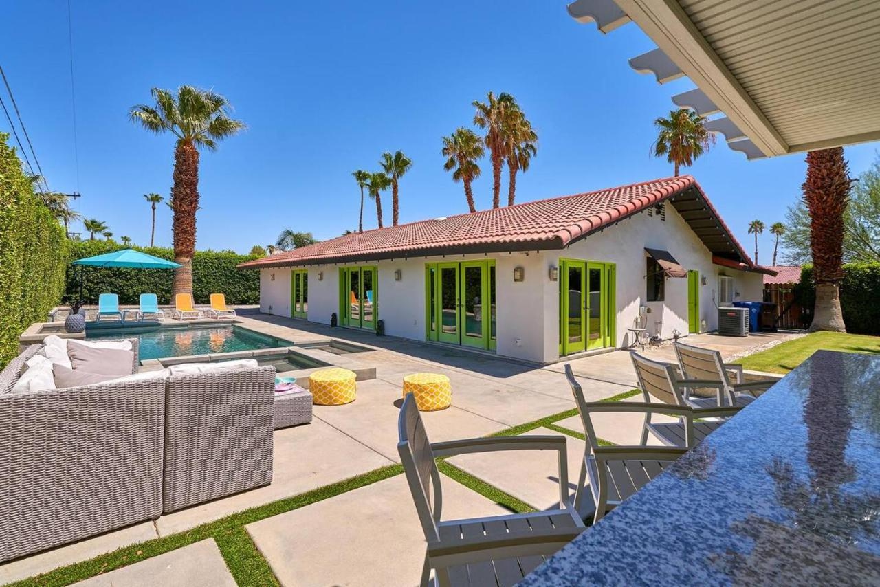 Pineapple Splash! Complete Privacy! Salt Pool! Villa Palm Springs Exterior photo